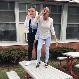 Meet your Posher, Malika